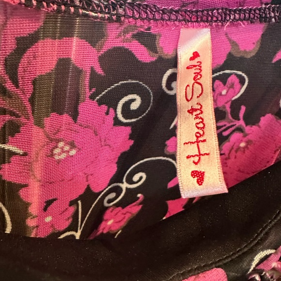 Beautiful Halter Top - Picture 3 of 4